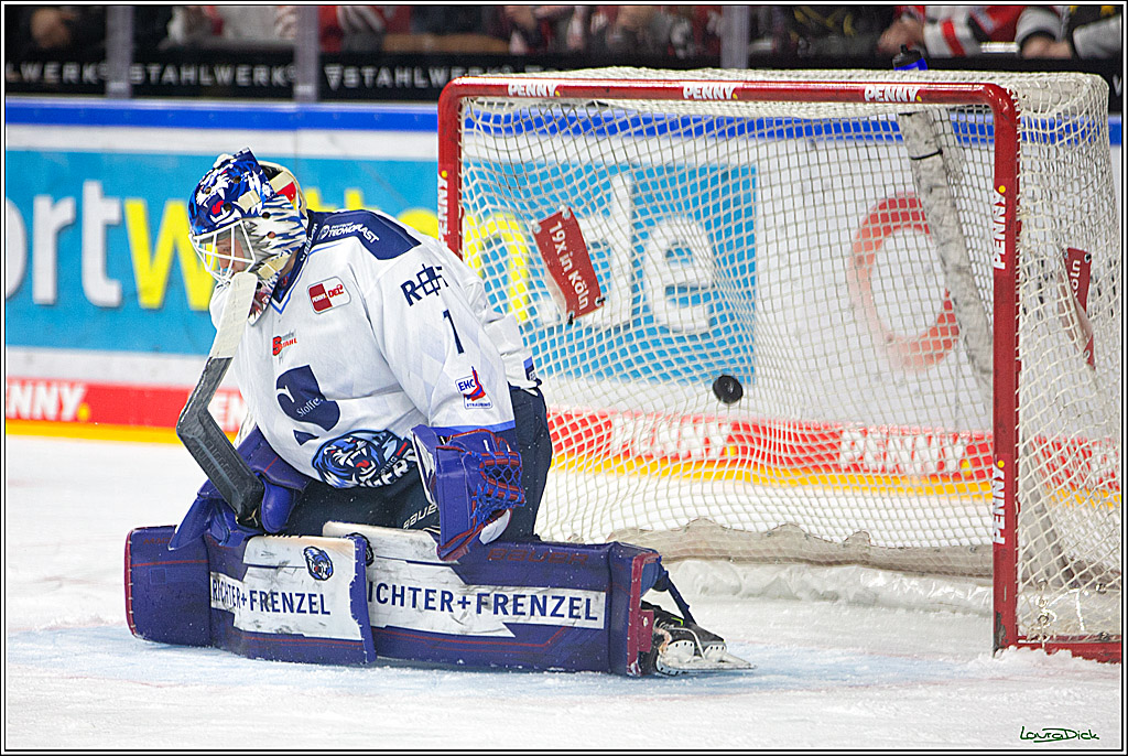 PENNY DEL; Koelner Haie- Straubing Tigers; Koeln, 28.12.2022
